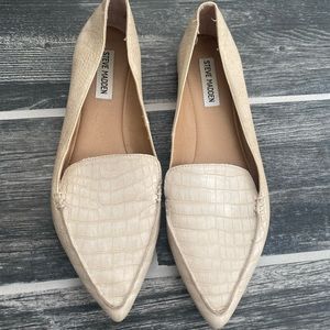 Steve Madden Flat Shoe